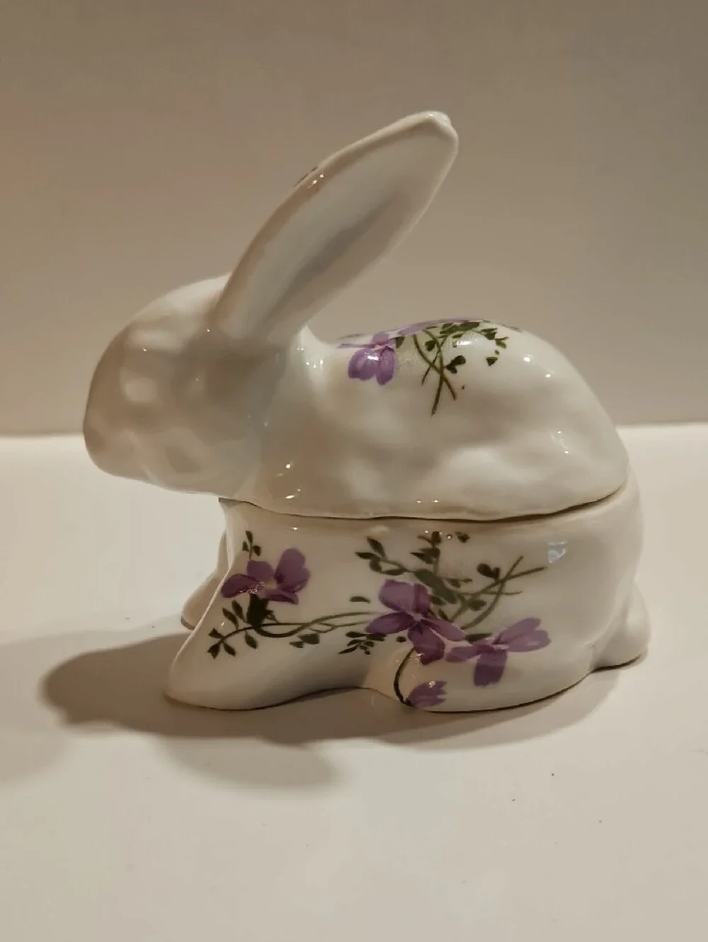 Mann Fine Bone China Bunny Trinket Box with Purple Violets Accents 4 1/2